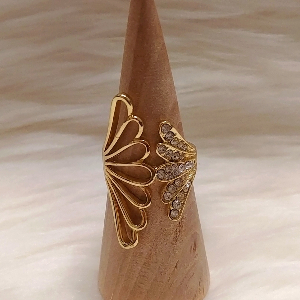 2/$20 BEAUTIFUL Boho Goldtone Rhinestone Ring